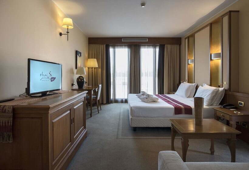 标准间带湖景, Thai Si Royal Thai Spa