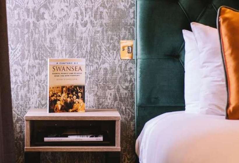 اتاق کلاسیک, The Grand