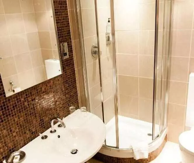 Classic Kolmen Hengen Huone, The Grand