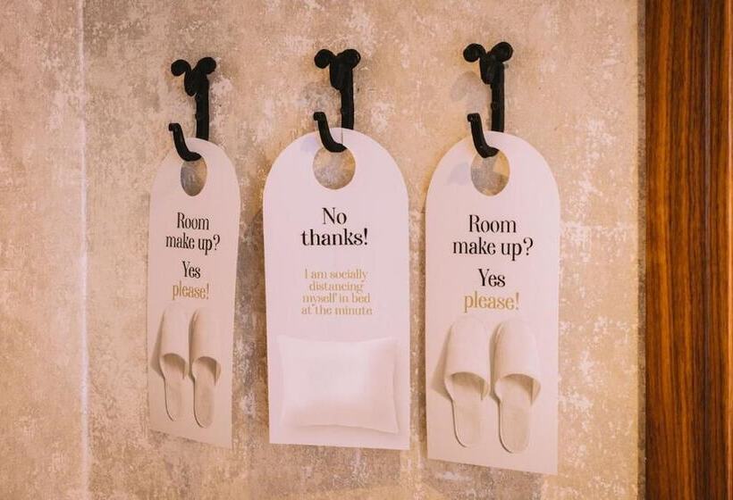 اتاق کلاسیک یک تخته, The Grand