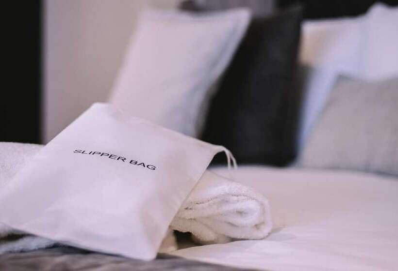 اتاق لوکس, The Grand