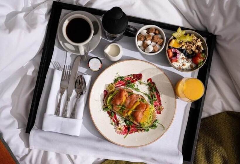 Quarto Deluxe, The Grand