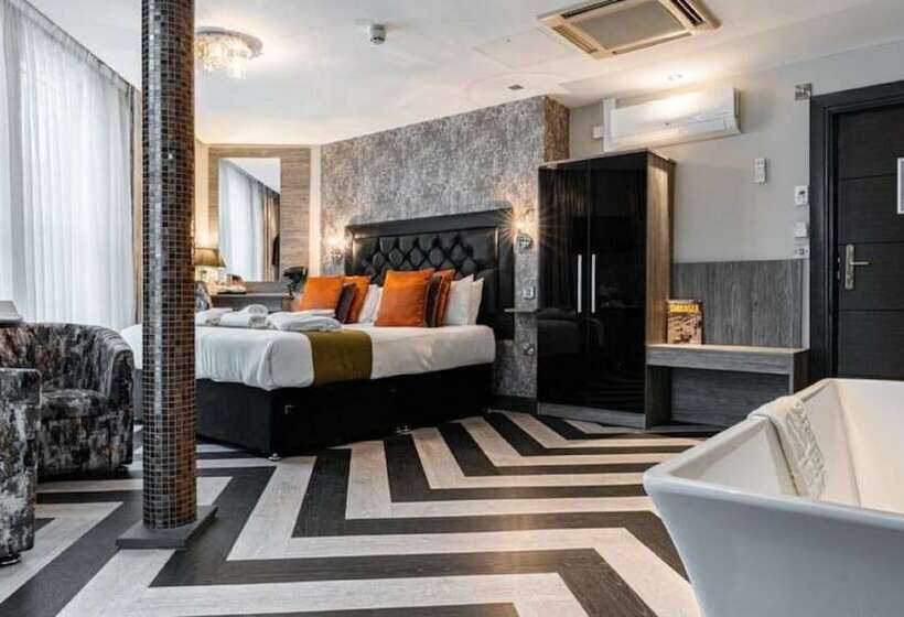 اتاق لوکس, The Grand