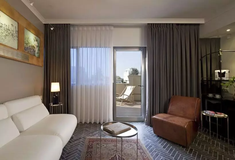 Premium Suite