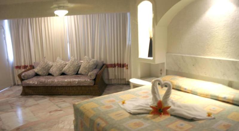 غرفة قياسية سرير ملكى, Daytona Grande Oceanfront Resort