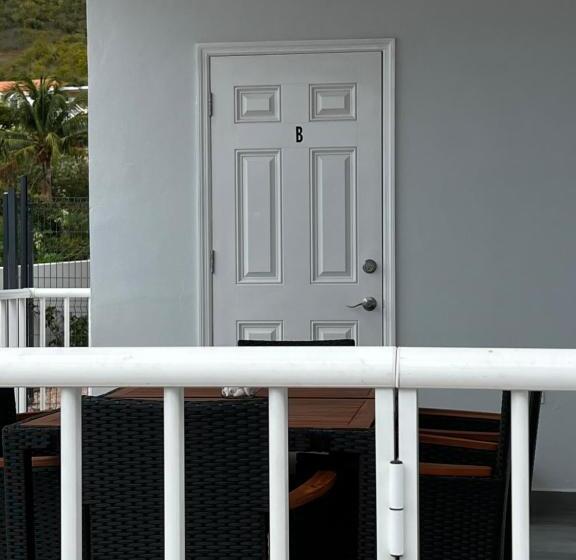 اتاق استاندارد با چشمانداز باغ, Menpour Apartments Complex