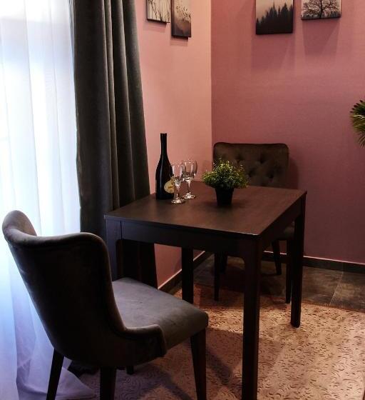 اتاق لوکس با وان آب گرم, Restoran Orijent 5