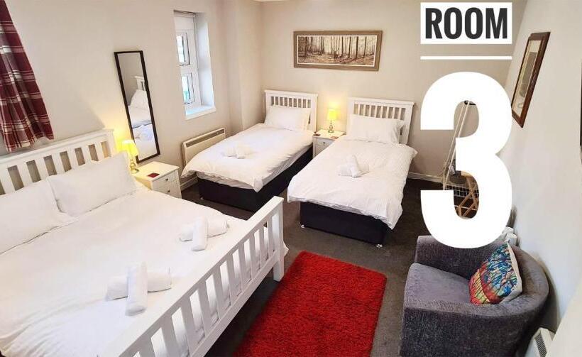 Семейный Номер, Rooms On The High Street