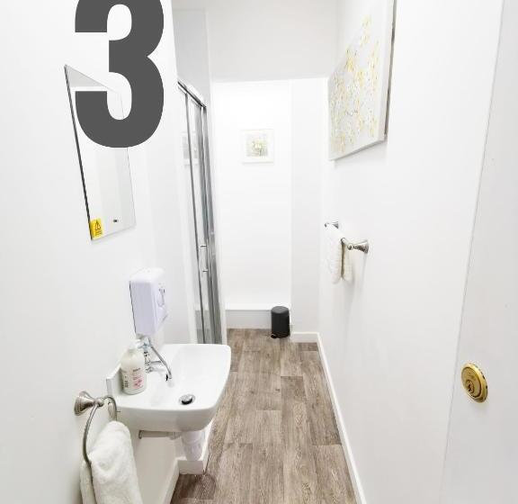 Семейный Номер, Rooms On The High Street