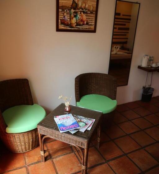 Люкс Вид на Сад, Acacia Tree Garden