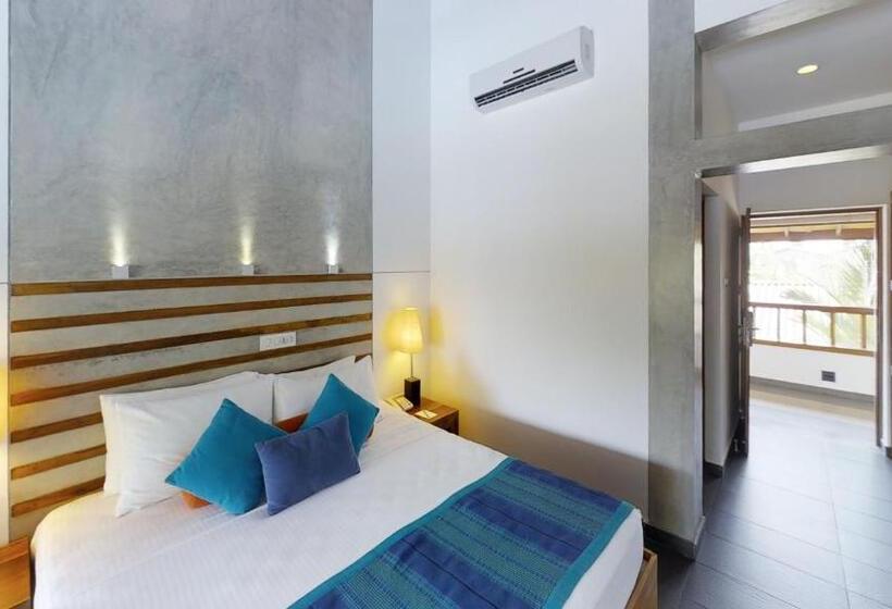 Номер Стандарт Вид на Бассейн, Amagi Aria Airport Transit