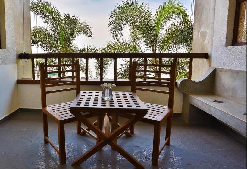 Номер Deluxe Вид на Озеро, Amagi Aria Airport Transit