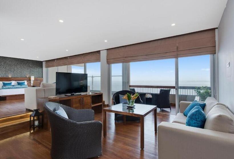 Люкс, Amagi Aria Airport Transit