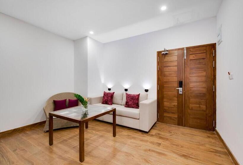 Люкс, Amagi Aria Airport Transit