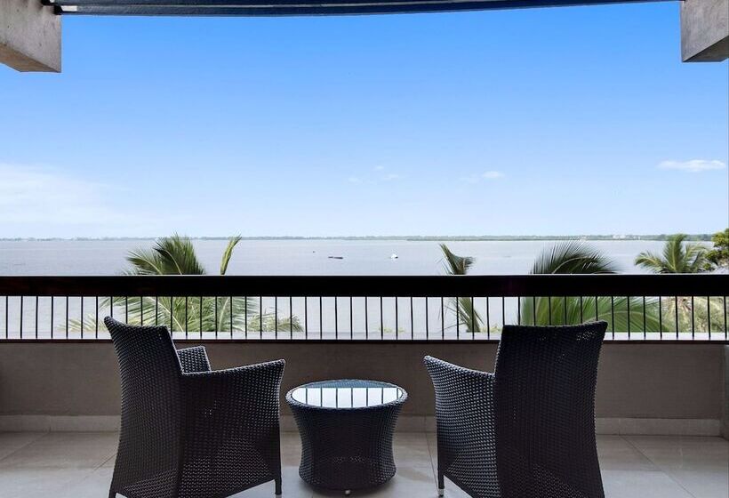 Номер Deluxe Вид на Озеро, Amagi Aria Airport Transit