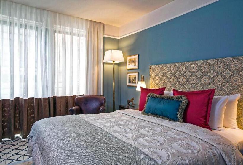 Quarto Triplo Estandar, Arthur Hotel   An Atlas Boutique