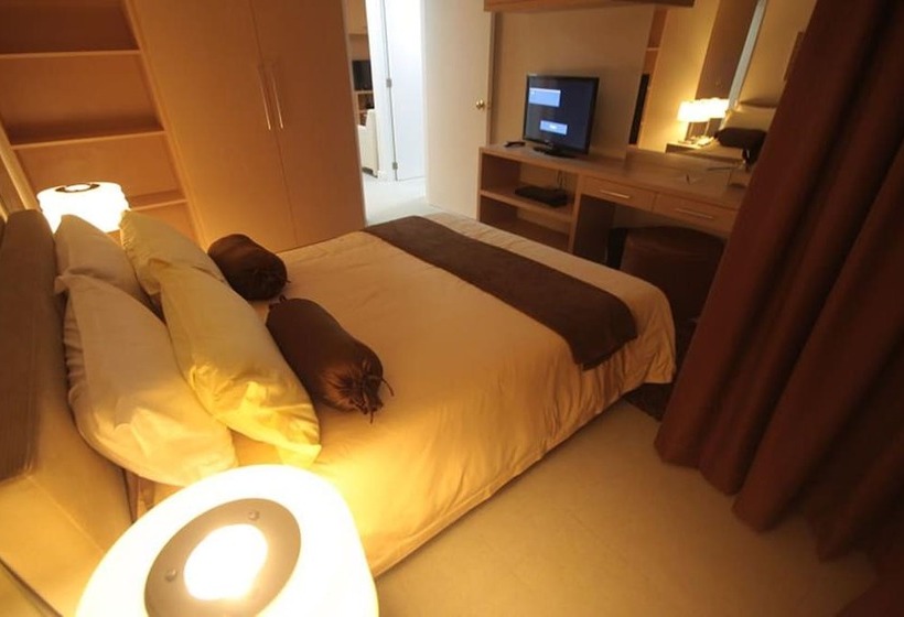 اتاق خانوادگی, Bsa Twin Towers