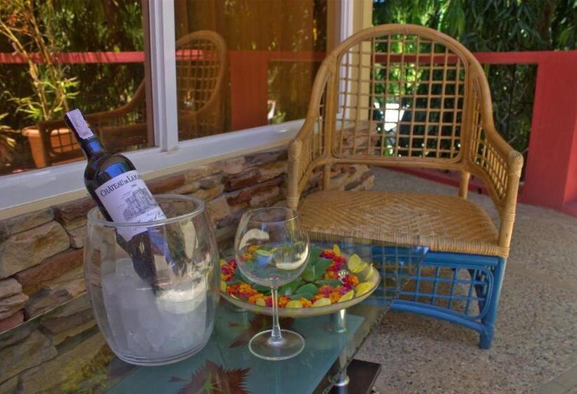 اتاق خانوادگی, Deep Forest Garden