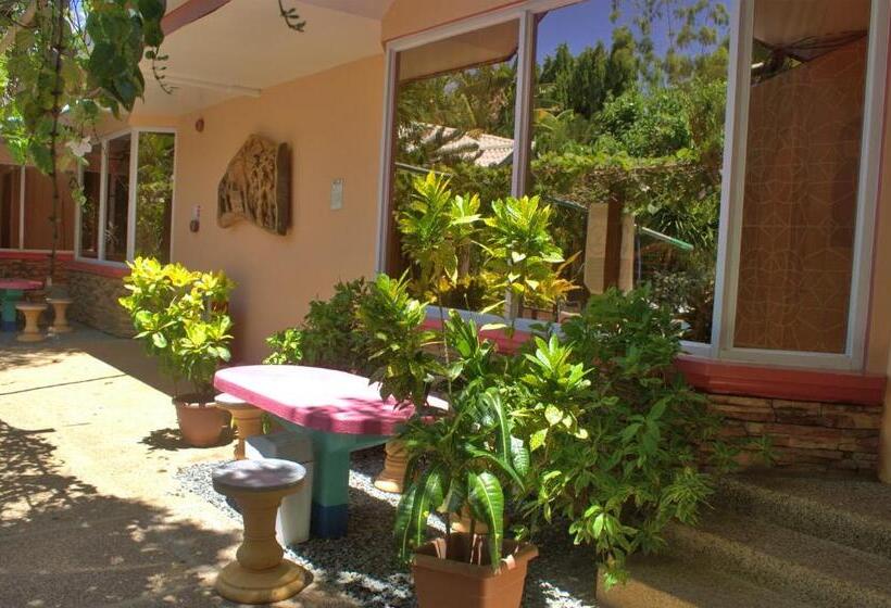 اتاق خانوادگی, Deep Forest Garden