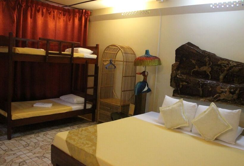 اتاق خانوادگی, Deep Forest Garden