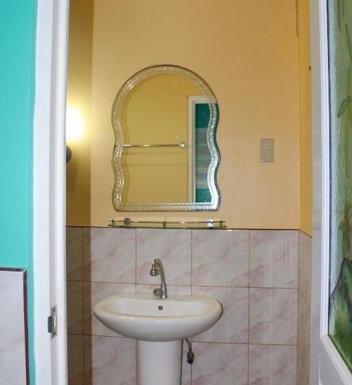 اتاق خانوادگی, Deep Forest Garden