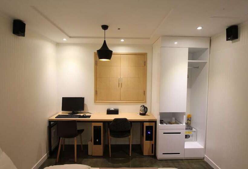 Cameră Standard, Nox Boutique