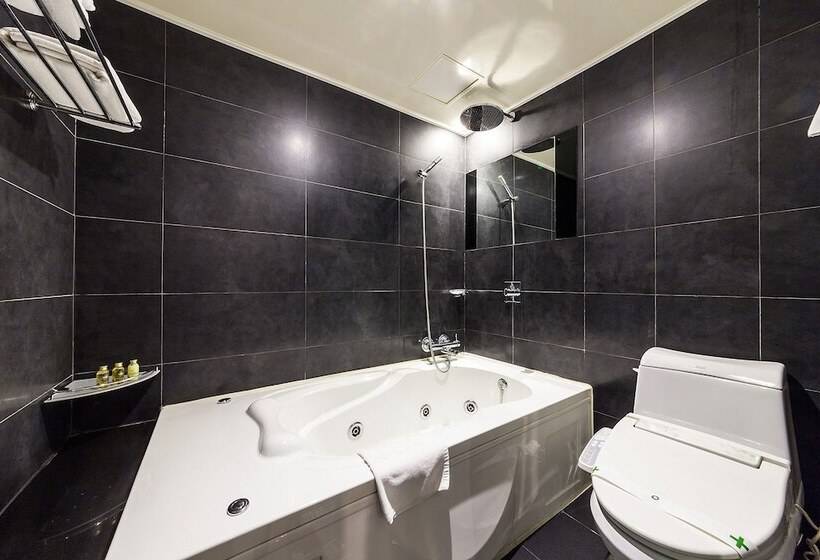 Cameră Deluxe, Nox Boutique