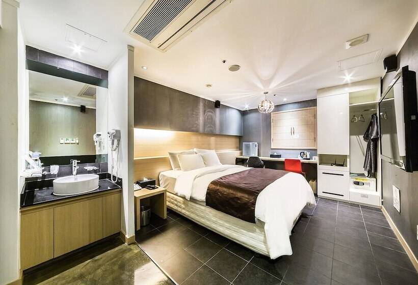 Cameră Deluxe, Nox Boutique