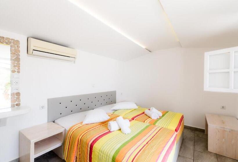 בקתה סטנדרטית, Paradise Beach Resort