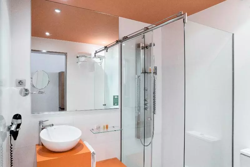اتاق لوکس, Ramada Hong Kong Grand