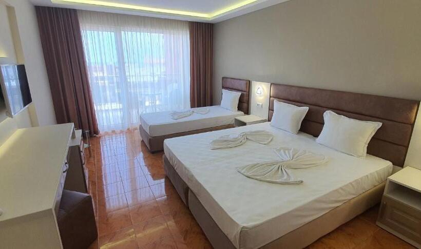 Triple Room Sea View, Sunny