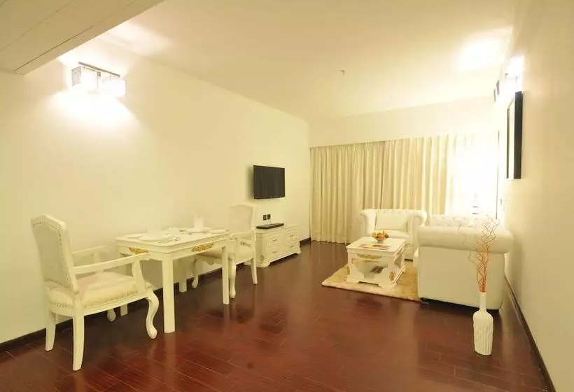 スイート, The Fern Residency  Rajkot
