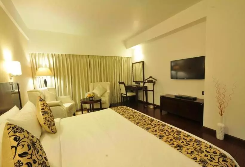 スイート, The Fern Residency  Rajkot