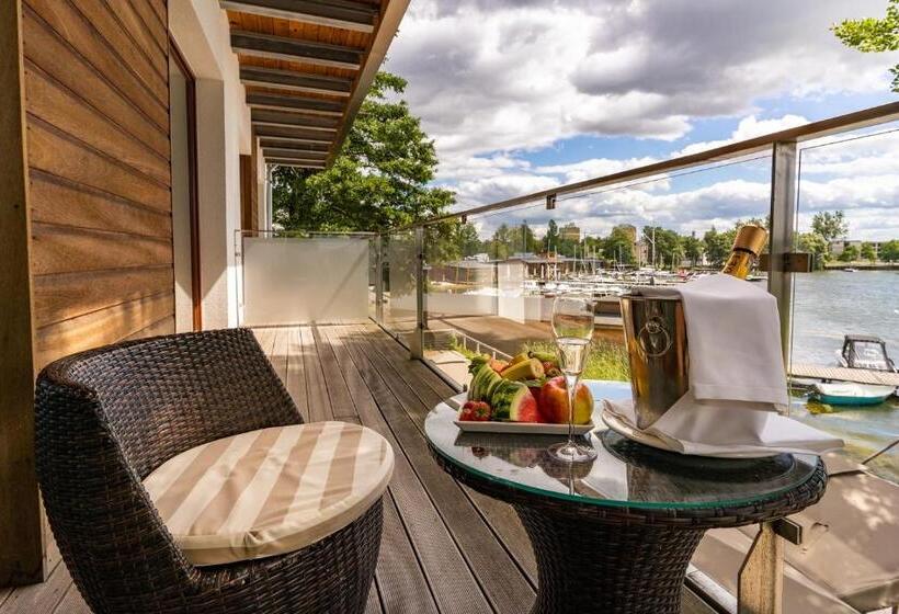 Suite with lake view, Tiffi Boutique