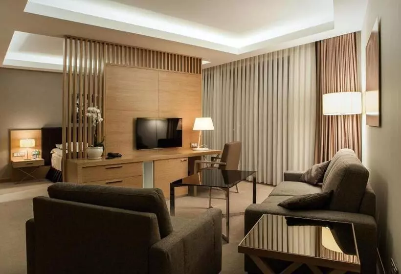 Suite with lake view, Tiffi Boutique