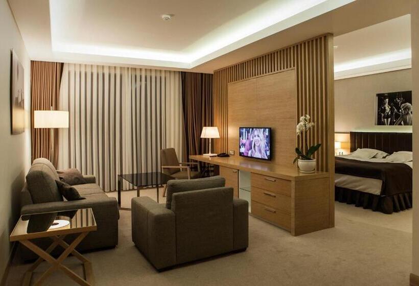 Suite with lake view, Tiffi Boutique