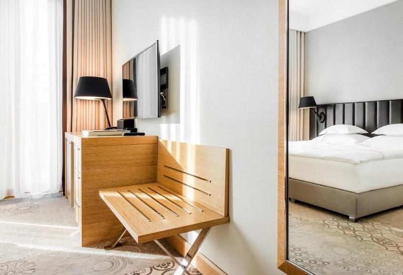 Superior room with lake view, Tiffi Boutique