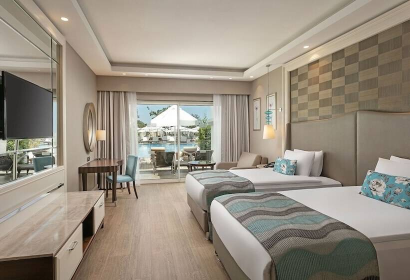 סוויטה משפחתית, Titanic Deluxe Golf Belek