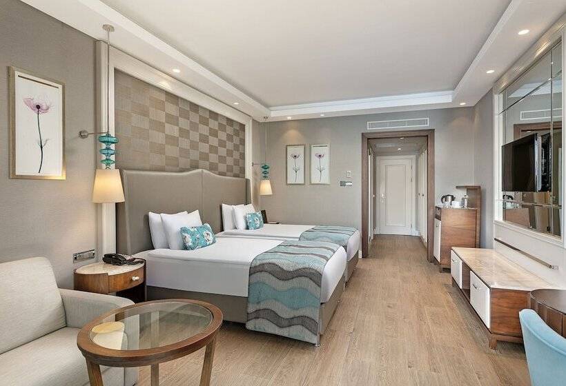 סוויטה משפחתית, Titanic Deluxe Golf Belek