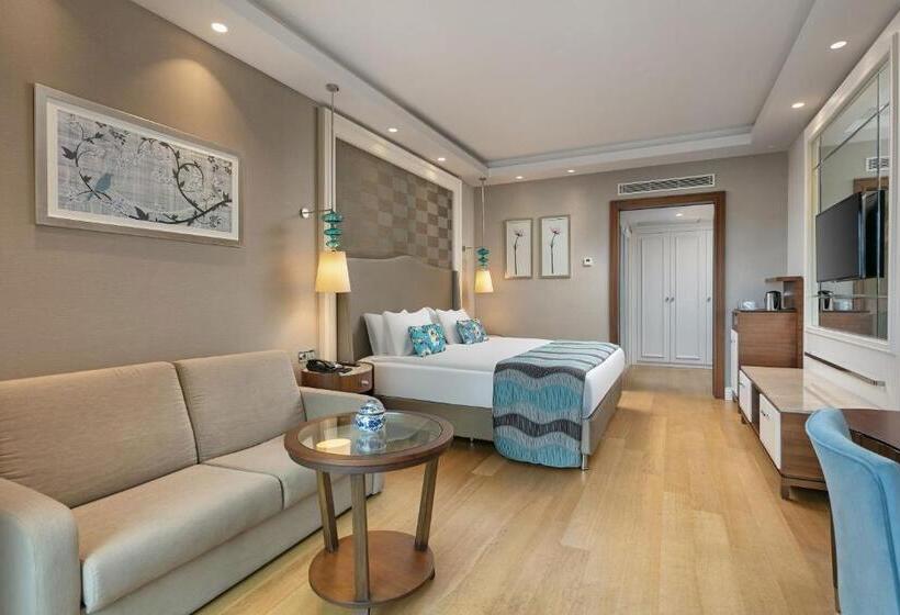 جناح عائلي, Titanic Deluxe Golf Belek