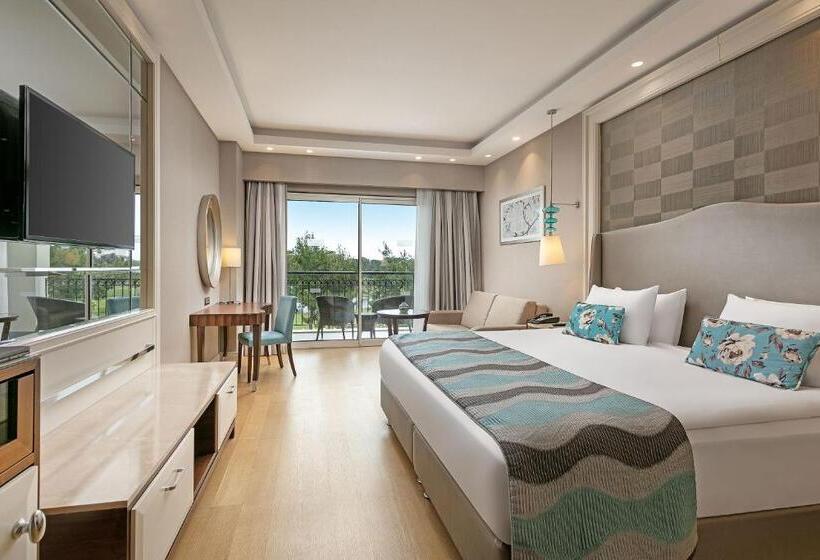 סוויטה משפחתית, Titanic Deluxe Golf Belek