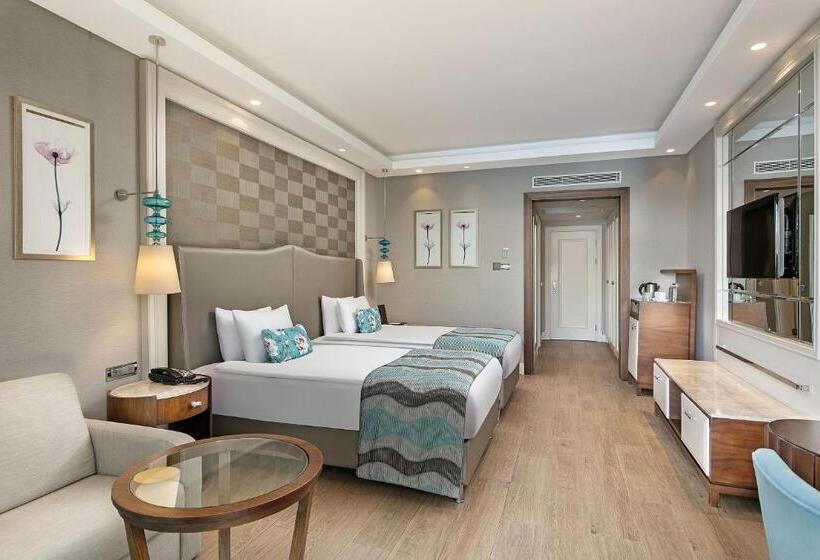 סוויטה משפחתית, Titanic Deluxe Golf Belek