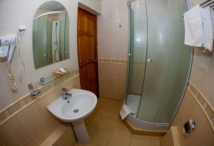 اتاق اکونومی با حمام مشترک, Tsaritsynskaya