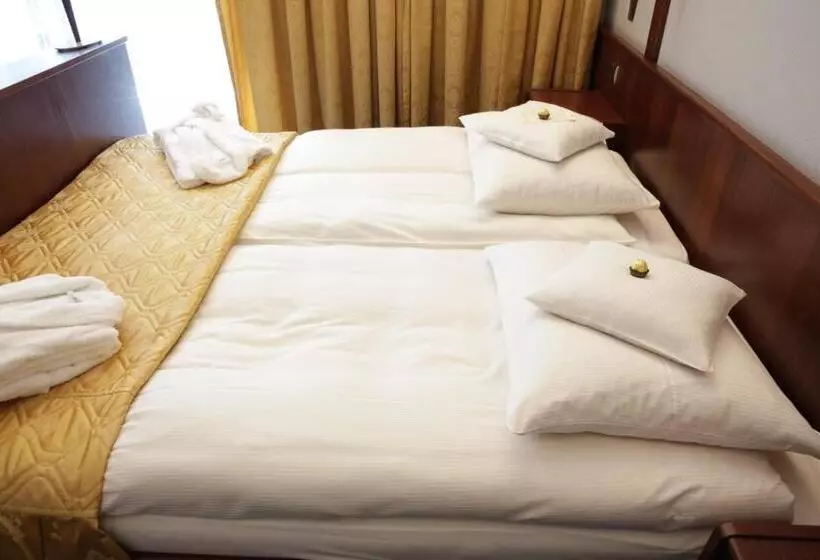キングサイズベッドのデラックスルーム, Parkhotel Vienna