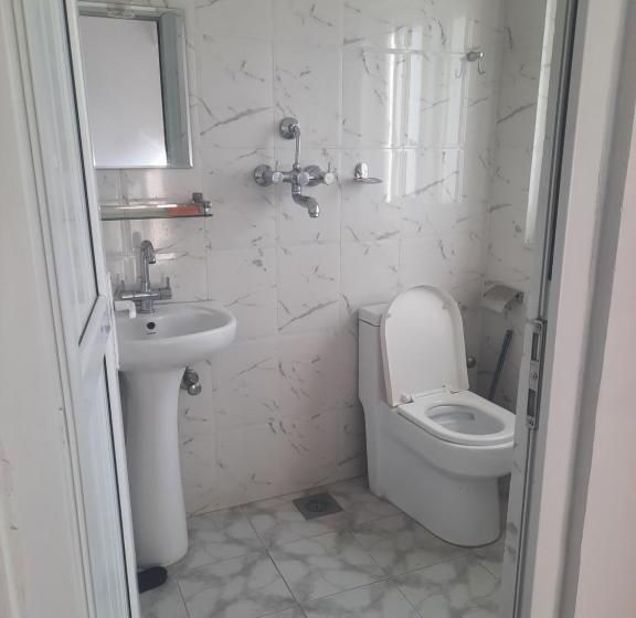 اتاق استاندارد یک نفره, Eco Inn Guest House