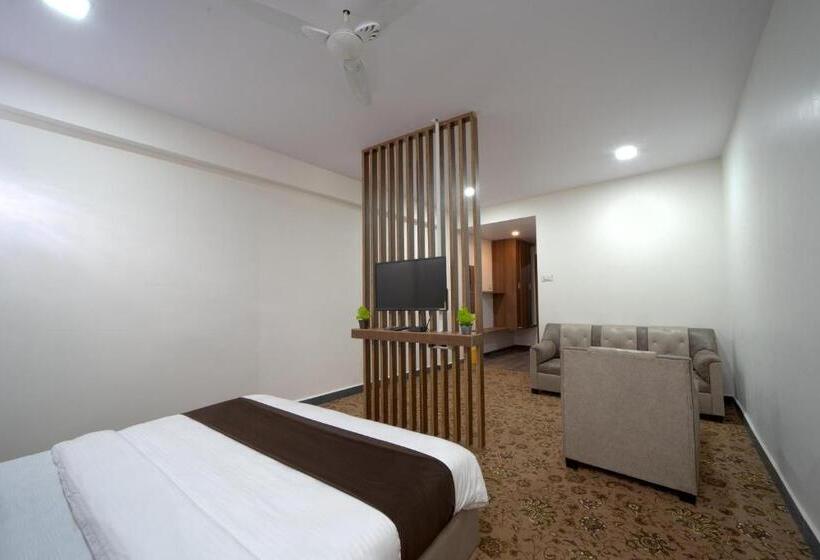 חדר סטנדרט, Jurkis Kolhapur