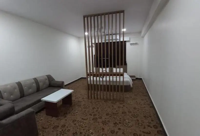 Standardzimmer, Jurkis Kolhapur