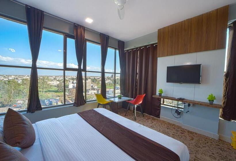 Standard-huone, Jurkis Kolhapur