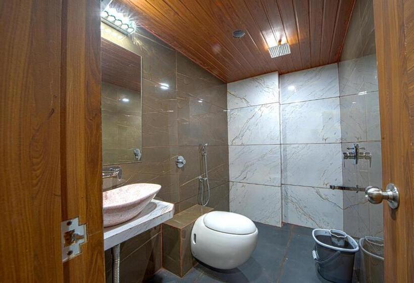 Deluxe-huone, Jurkis Kolhapur