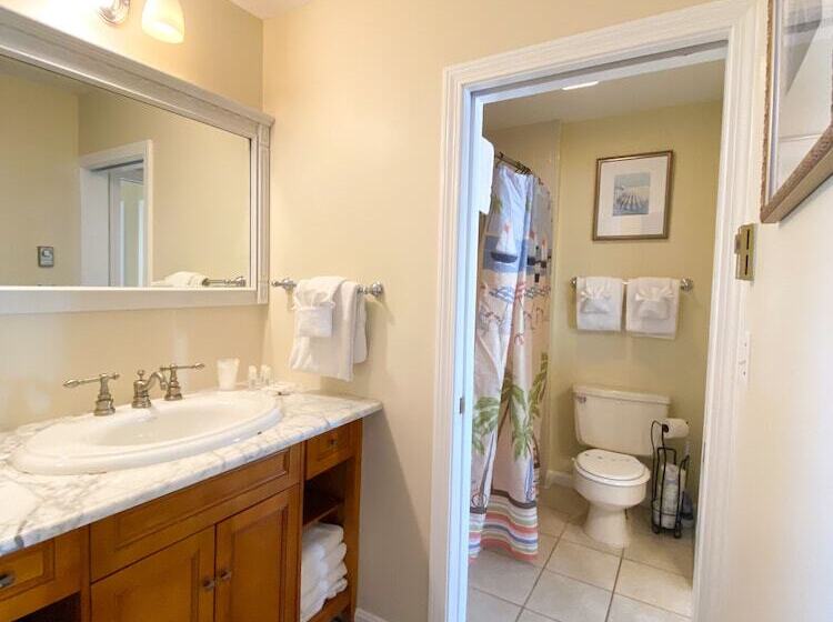 2 Bedrooms Suite Sea View, Seashell Motel